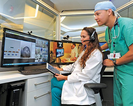 Cámara de video PTZ WINSAFE utilizada en diagnósticos de video a través de telemedicina